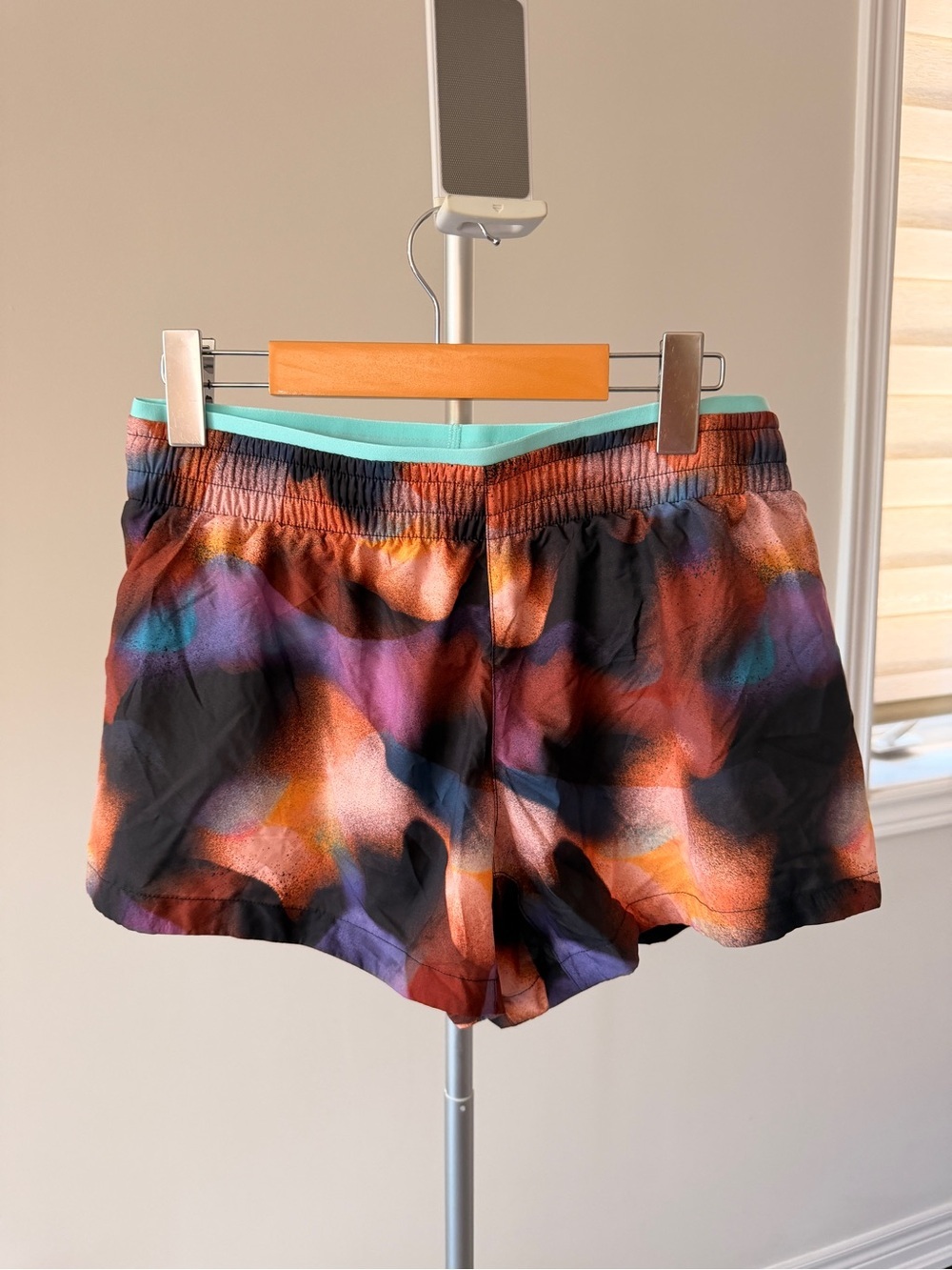 Fabletics Breathe Run Short - Picture 4 of 4